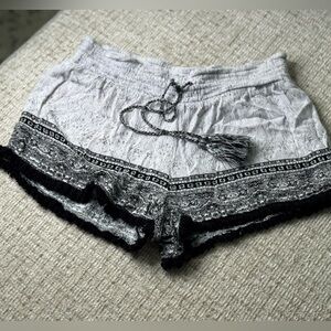 Black and White Juniors Shorts Small